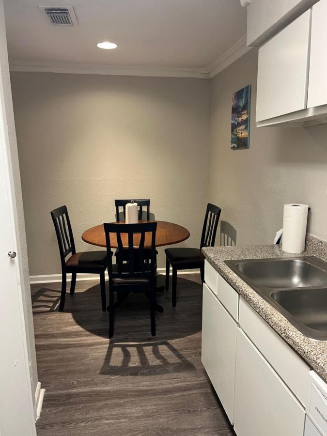 Beautiful 1-Bedroom Townhome With Nice Amenities Houston Zewnętrze zdjęcie